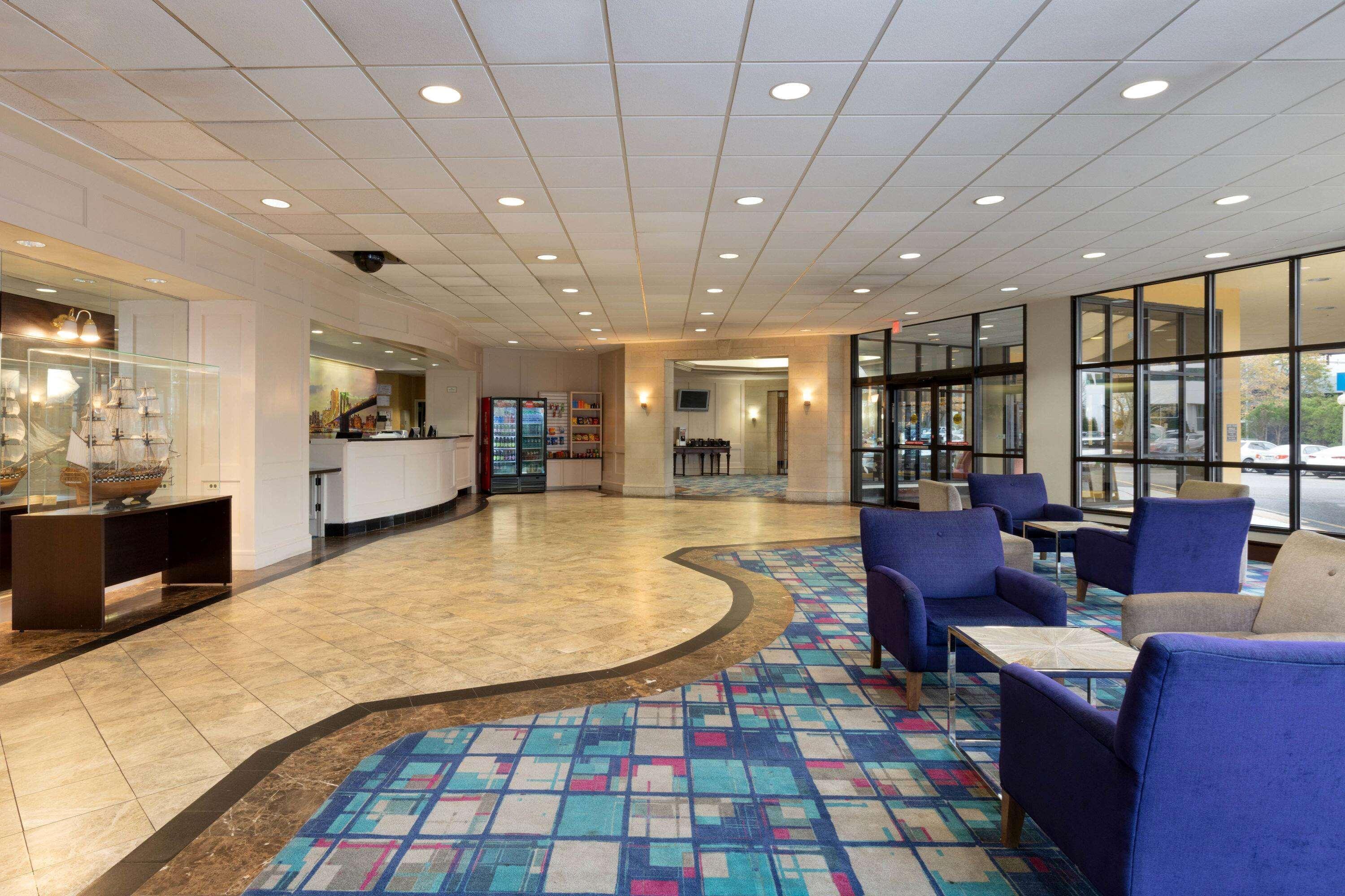 La Quinta By Wyndham Secaucus Meadowlands Hotel Exterior photo